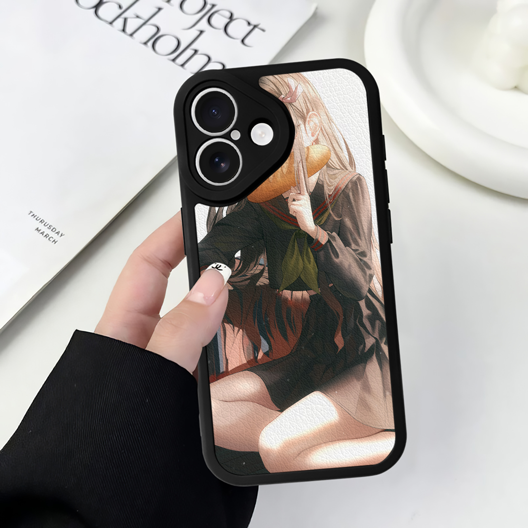 （画像用） 鬼滅の刃（きめつのやいば）竈門 禰󠄀豆子／かまど ねずこ Kamado Nezuko 【iPhone 16シリーズ対応】シリコンスマホケース（レザー調） 材質：シリコン